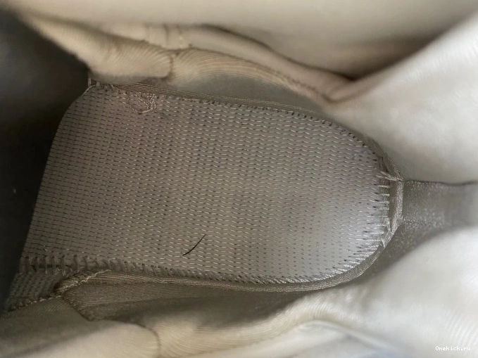 One Kick Jordan Retro Champagne 8 832821-030 0807